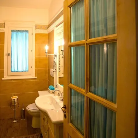 M A I S O N - H E X A G O N Neoclassical Style * Riano (Rome)