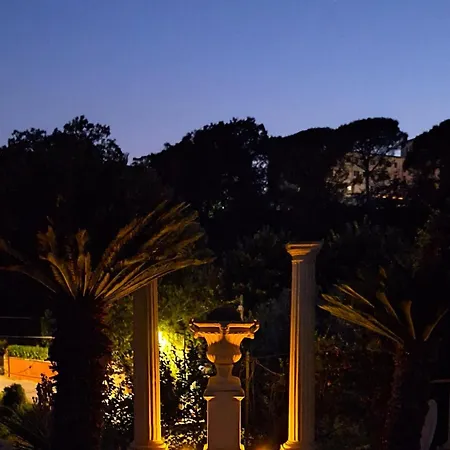M A I S O N - H E X A G O N Neoclassical Style Apartment *