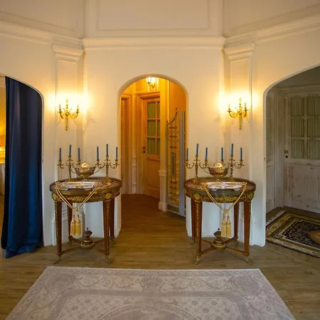 M A I S O N - H E X A G O N Neoclassical Style Apartment
